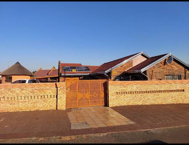 3 BEDROOM HOUSE FOR SALE IN SPRUITVIEW